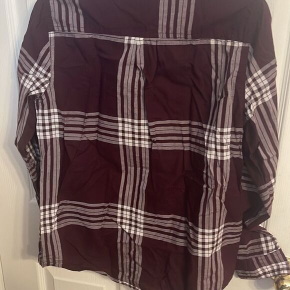 St Johns Bay long Sleeve T-shirt EUC Medium - Picture 6 of 11